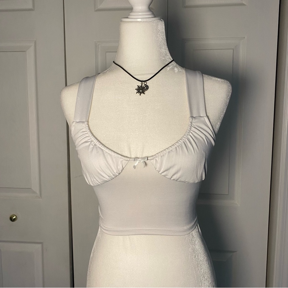 Divided Cropped Top - Picture 2 of 5
